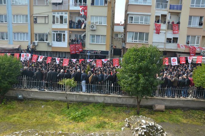 MHP LİDERi DEVLET BAHÇELİ AKHİSARLILAR İLE BULUŞTU